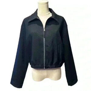 🧨Zara like new  cropped black bomber jacket. Size L